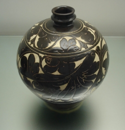 Northern Sung Cizhouware jar with black sgraffito decoration - source Hong Kong Museum